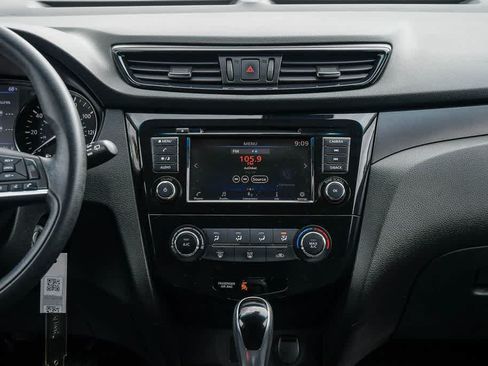 Used 2020 Nissan Rogue Sport S FWD image 13