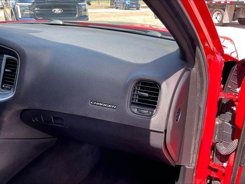 Used 2019 Dodge Charger SXT w/ Blacktop Package RWD image 23