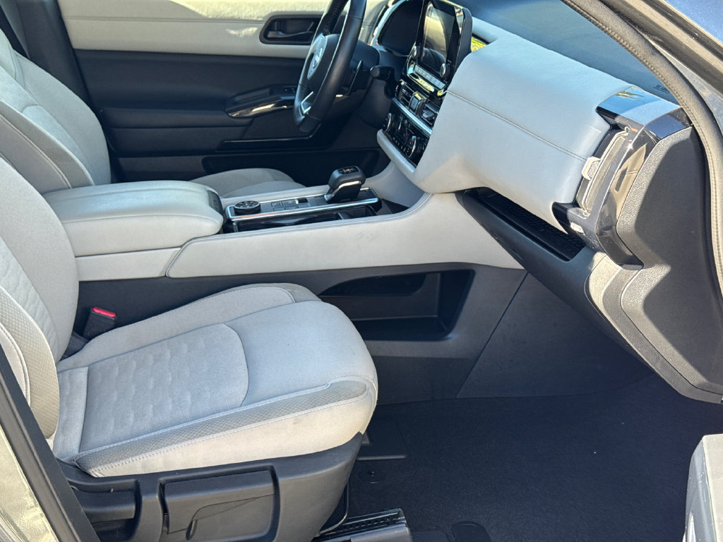 Certified 2025 Nissan Pathfinder SV AWD/4WD image 16