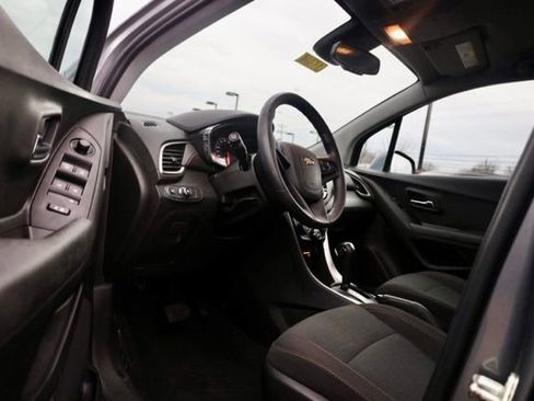 Certified 2020 Chevrolet Trax LS w/ Tint and Cruise Package image 15