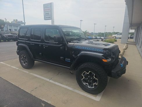 Used 2021 Jeep Wrangler Unlimited Rubicon 4xe w/ Steel Bumper Group AWD/4WD image 3