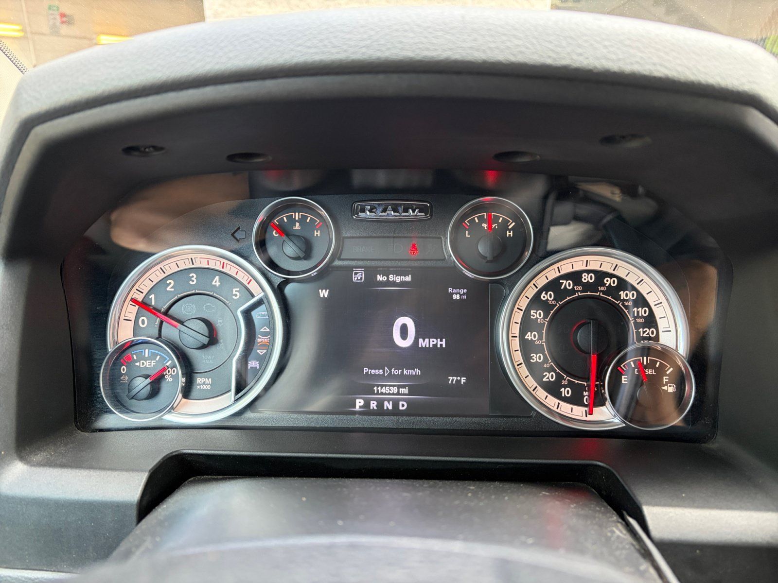 Used 2015 RAM 2500 SLT w/ Luxury Group AWD/4WD image 13