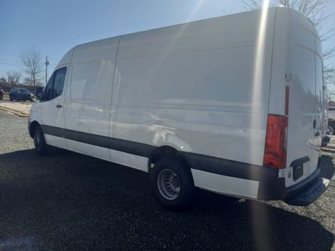Used 2019 Mercedes-Benz Sprinter 170 Cargo image 3