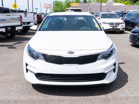 Used 2017 Kia Optima LX FWD image 2