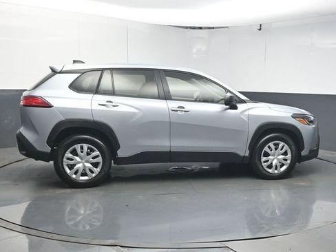 Used 2023 Toyota Corolla Cross L image 8