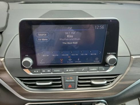 Used 2024 Nissan Altima 2.5 SV FWD image 20