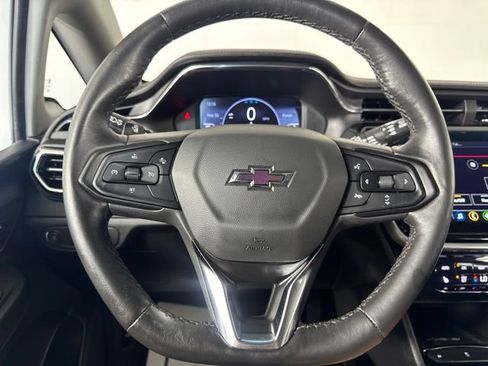 Used 2023 Chevrolet Bolt LT w/ Infotainment Package FWD image 18