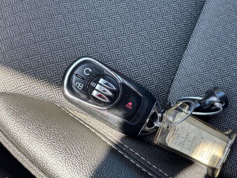 Used 2025 Buick Encore GX Preferred FWD image 21