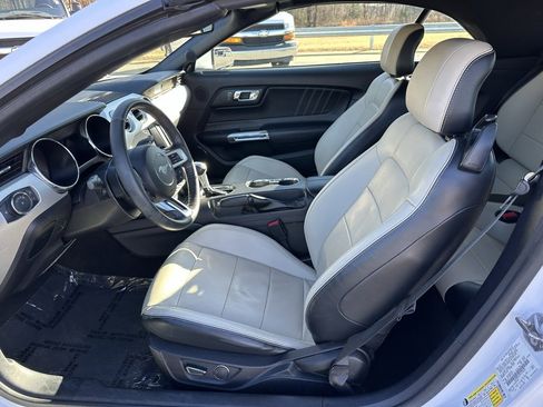 Used 2017 Ford Mustang Premium image 15