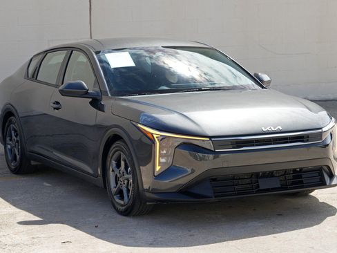 Used 2025 Kia K4 FWD image 50