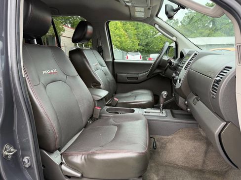 Used 2011 Nissan Xterra PRO-4X w/ Pro-4x Leather Pkg AWD/4WD image 14