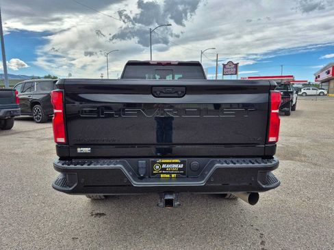Used 2024 Chevrolet Silverado 2500 LTZ w/ LTZ Plus Package AWD/4WD image 4