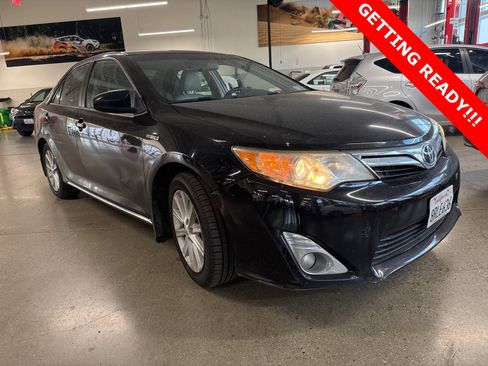 Used 2012 Toyota Camry LE image 1