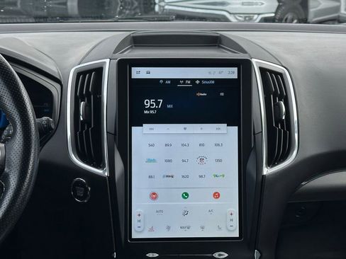 Used 2022 Ford Edge ST image 14