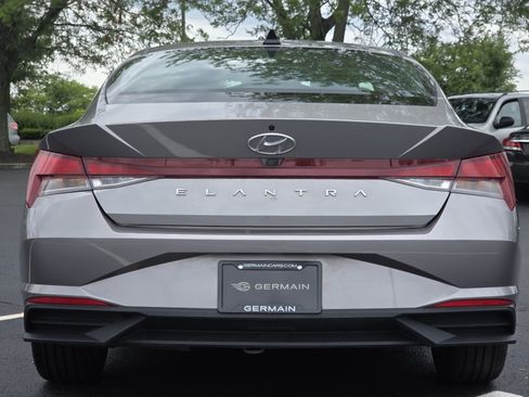 Used 2023 Hyundai Elantra SEL w/ Convenience Package FWD image 16