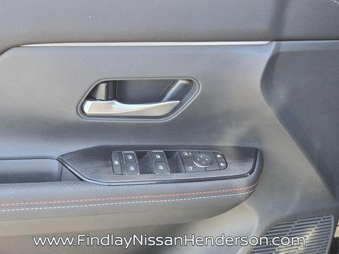 Used 2025 Nissan Kicks SR w/ SR Premium Package FWD image 21