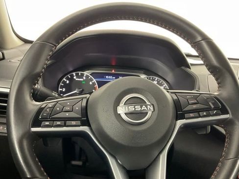 Used 2025 Nissan Altima 2.5 SR FWD image 18