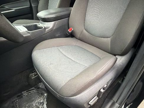 Certified 2025 Toyota RAV4 XLE FWD image 19