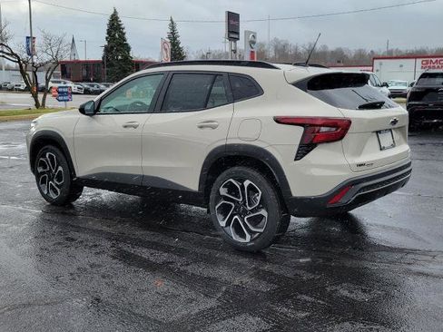 New 2026 Chevrolet Trax RS w/ Sunroof Package image 3