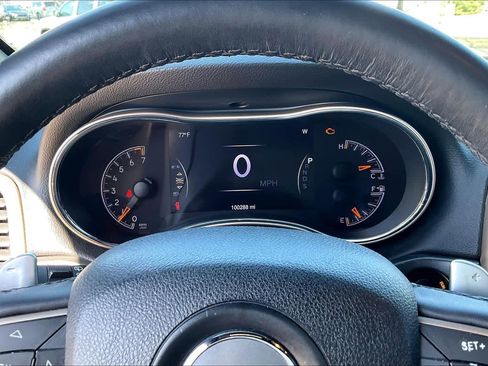 Used 2015 Jeep Grand Cherokee Limited image 25