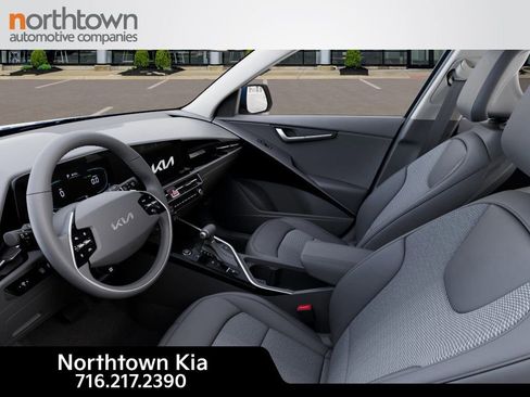 New 2025 Kia Niro EX image 18
