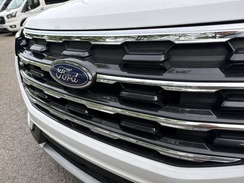 Used 2025 Ford Explorer Active w/ Active Comfort Package RWD image 10