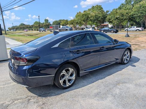 Used 2019 Honda Accord EX image 5