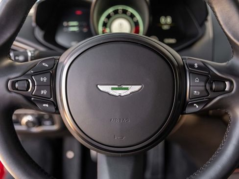 Used 2021 Aston Martin V8 Vantage Coupe RWD image 20