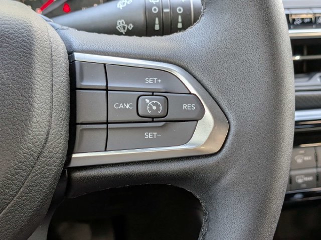 Used 2026 Jeep Compass Latitude AWD/4WD image 28