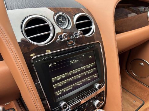 Used 2016 Bentley Continental GT image 8