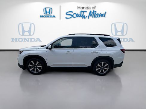 Used 2025 Honda Pilot Elite image 4