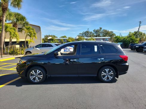 Used 2017 Nissan Pathfinder SL w/ SL Premium Package image 9