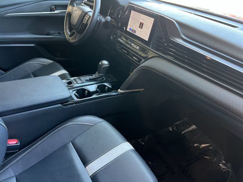 Used 2025 Toyota Camry SE FWD image 16