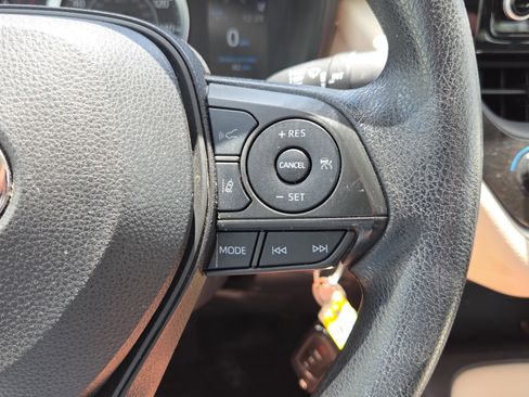 Certified 2022 Toyota Corolla LE FWD image 25