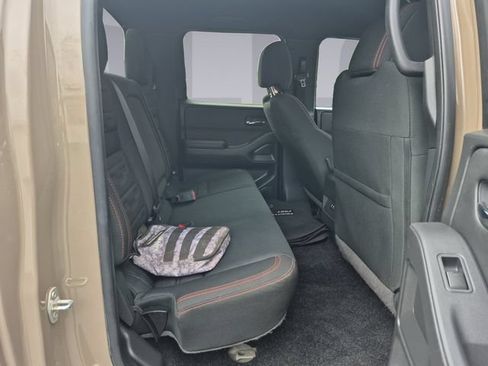 Used 2024 Nissan Frontier PRO-4X w/ Technology Package AWD/4WD image 18