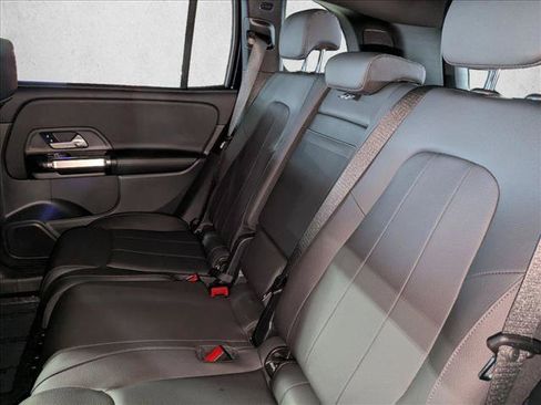 Used 2025 Mercedes-Benz GLB 250 image 20