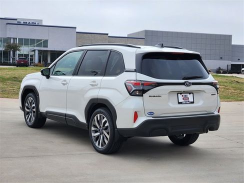 Used 2025 Subaru Forester Touring image 5