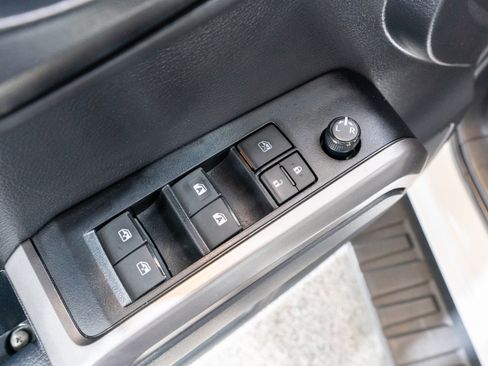 Used 2023 Toyota Tacoma SR5 w/ Technology Package RWD image 15