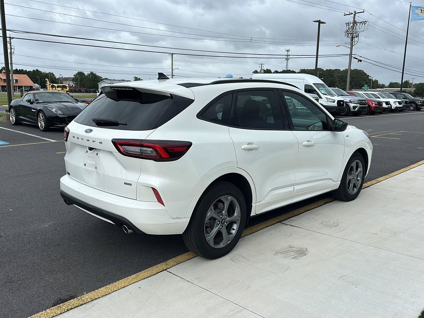 Used 2023 Ford Escape ST-Line w/ Equipment Group 301A FWD image 5
