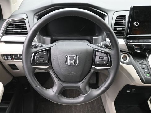 Used 2025 Honda Odyssey EX-L image 16