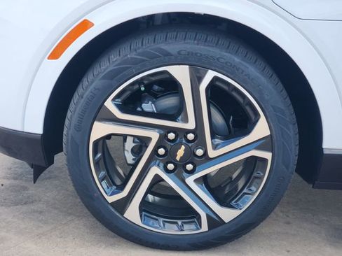 New 2026 Chevrolet Equinox EV LT w/ Convenience Package II FWD image 9