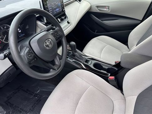 Used 2021 Toyota Corolla LE image 10