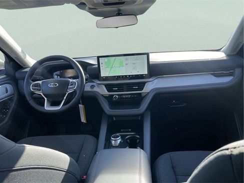 New 2025 Ford Explorer Active image 3