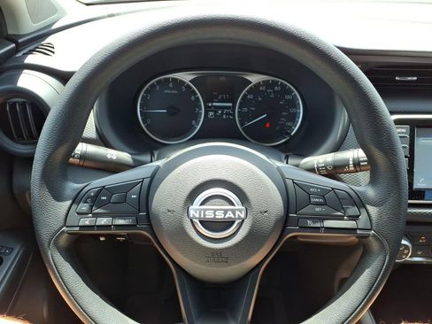 Used 2025 Nissan Kicks Play S image 14