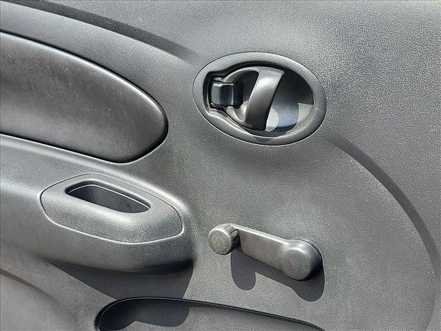 Used 2015 Nissan Versa S FWD image 13