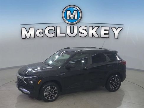 Certified 2025 Chevrolet TrailBlazer LT w/ Driver Confidence Package image 1