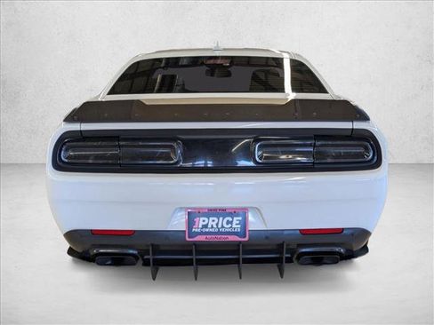 Used 2015 Dodge Challenger SRT Hellcat RWD image 6