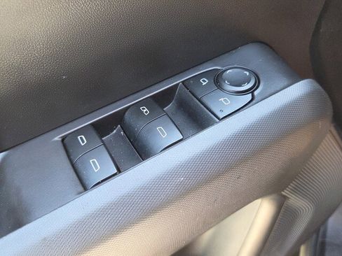 Used 2023 Chevrolet Colorado Trail Boss w/ Technology Package AWD/4WD image 28