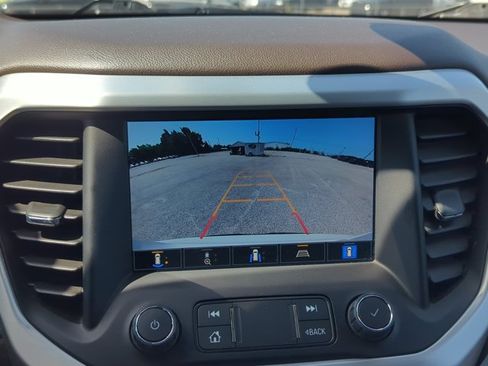 Used 2021 GMC Acadia SLT w/ Technology Package AWD/4WD image 13