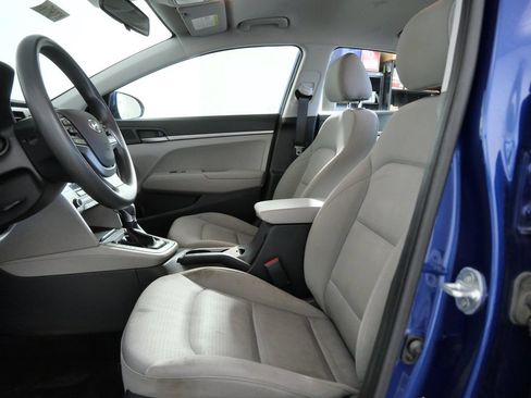 Used 2018 Hyundai Elantra SE w/ Cargo Package FWD image 16